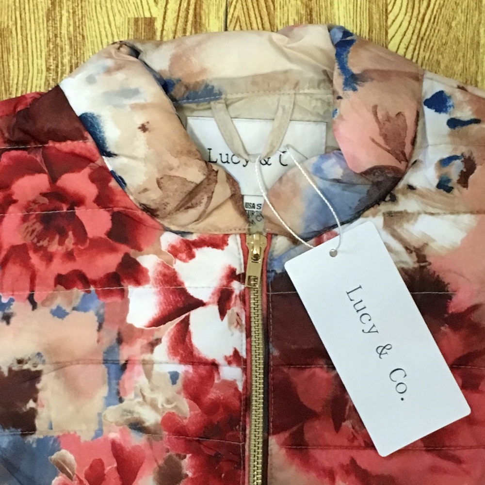 🎉Host Pick🎊🌺FLORAL PRINT PUFFER JACKET 🌺 - Picture 3 of 5